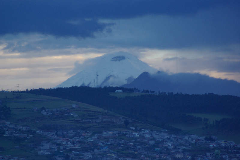 Blick von der Jungfrau auf den Cotopaxi